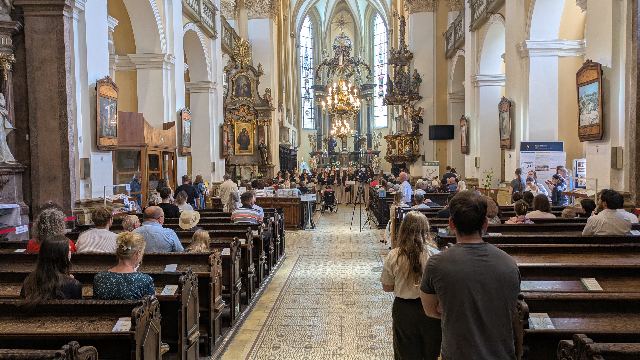 Výstava fotografií pěstounských rodin a koncert sboru Proměny